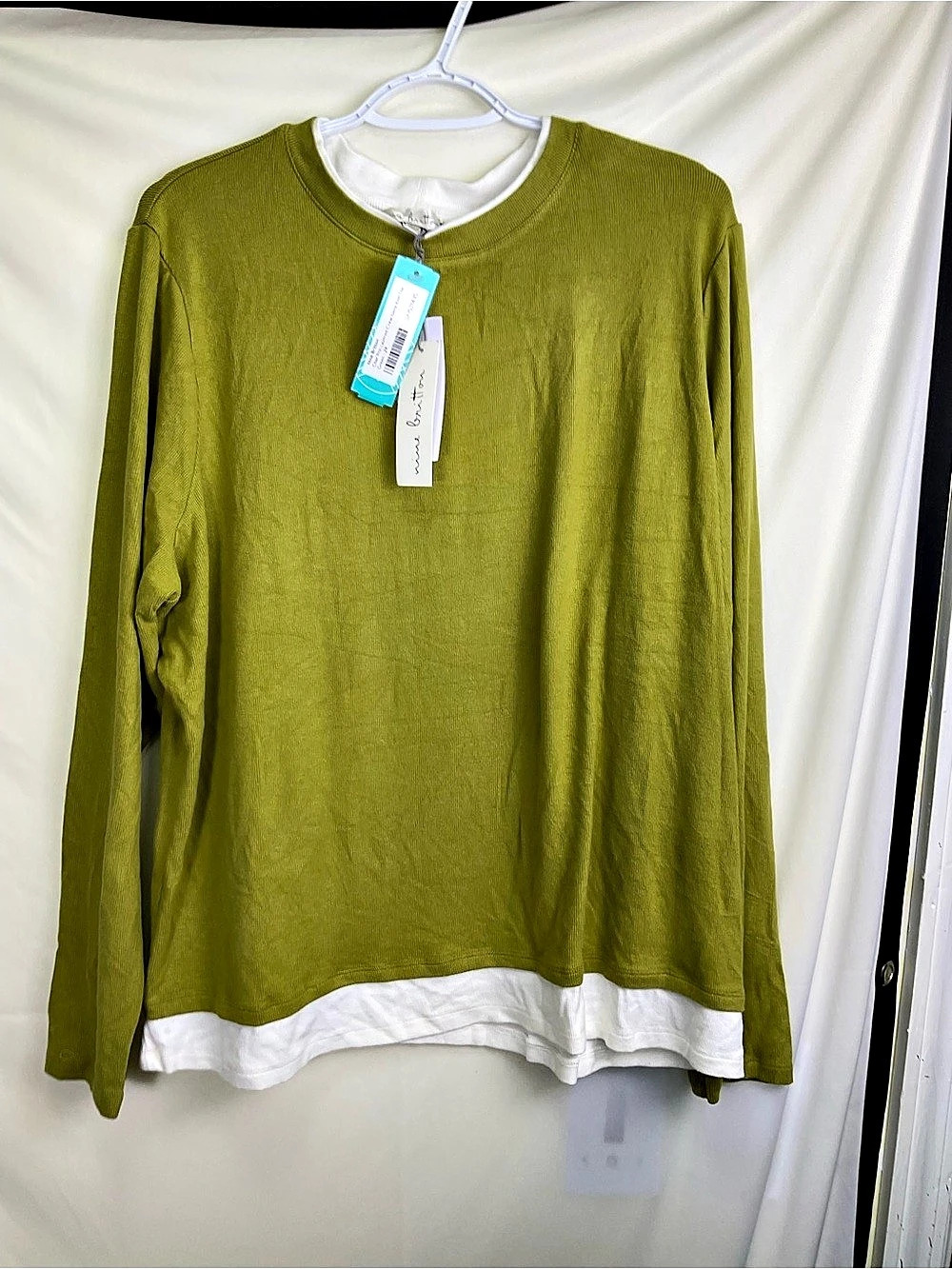 nine britton Char Pre-Layered Crew Neck Top in Green & White